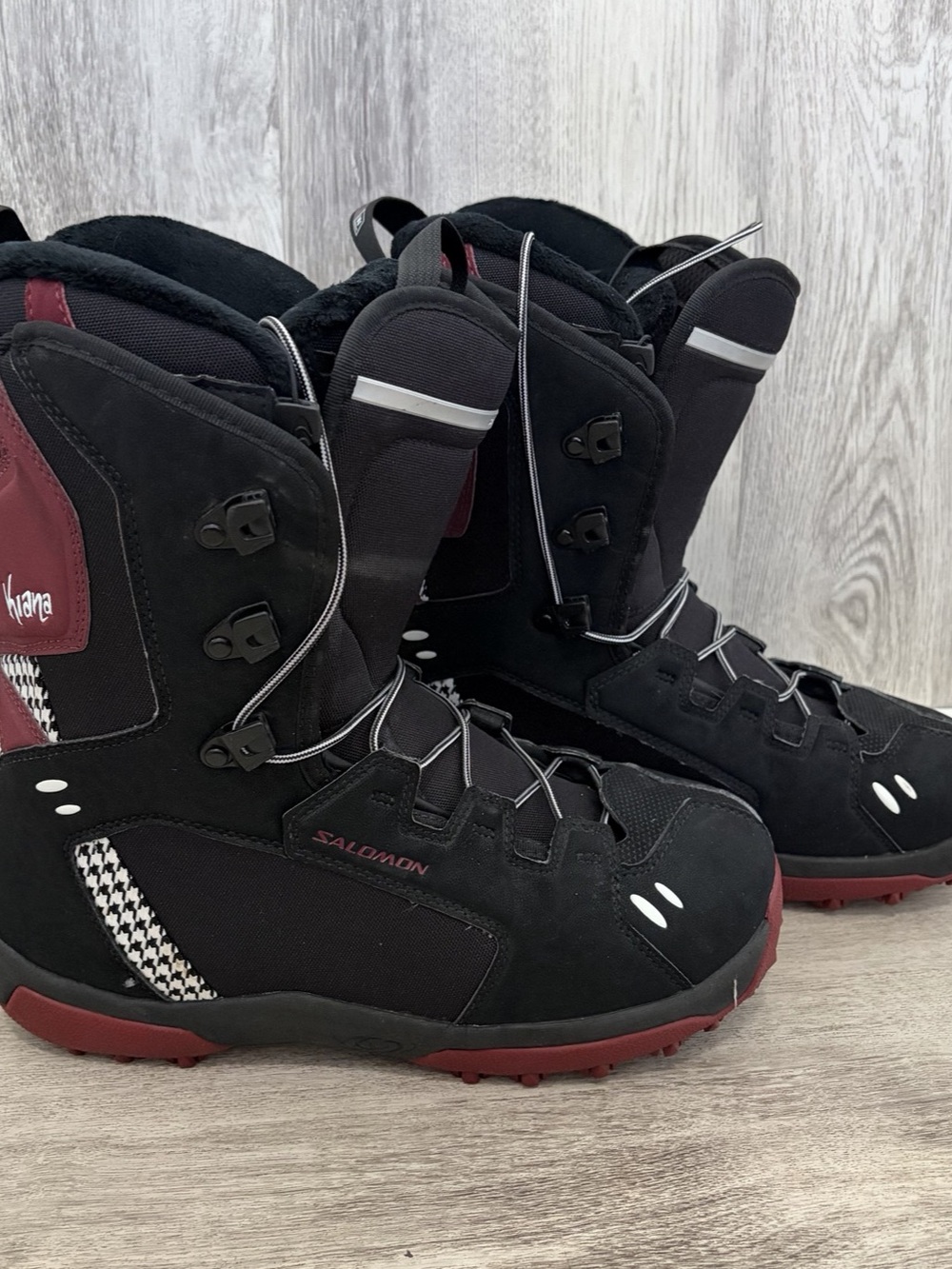 SALOMON Kiana Women Snowboarding Boots Size 9 41 Black Red Excellent